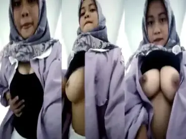 Rina Pamer Payudara Kencang Dihajar Becek