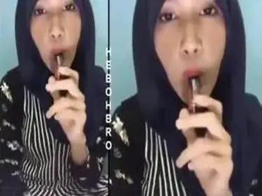 Ukhti Hijab Binal Sange Minta Isap Batang Pria