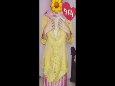 Ukhti Kebaya Pink Berani Menggoda Penonton Live